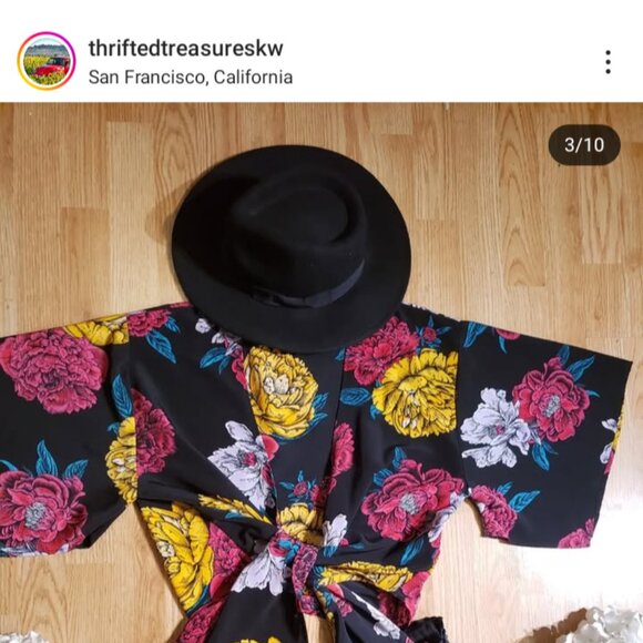 Pretty floral cover up/blouse. - Picture 9 of 11